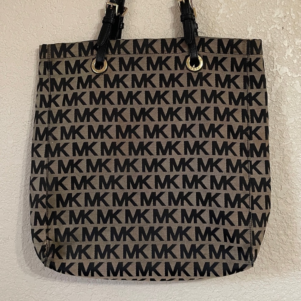 Michael Kors Black and Tan Tote Bag